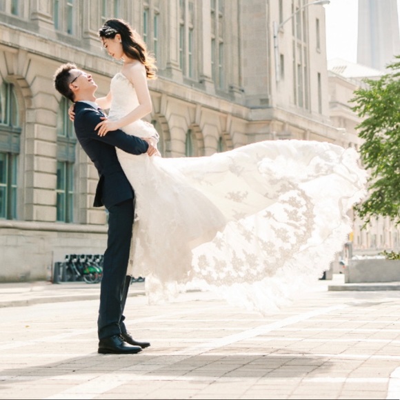 Wedding dress - Picture 4 of 4